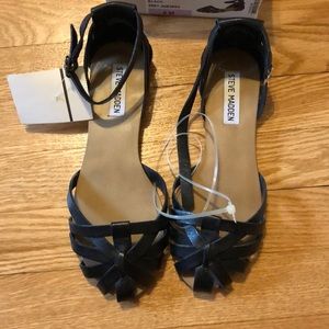 Steve Madden black leather sandal